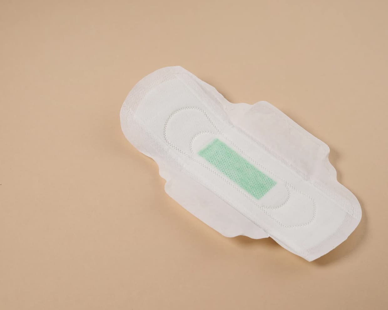 涼感衛生棉的天然草本芯片是什麼？成分與設計特色解析